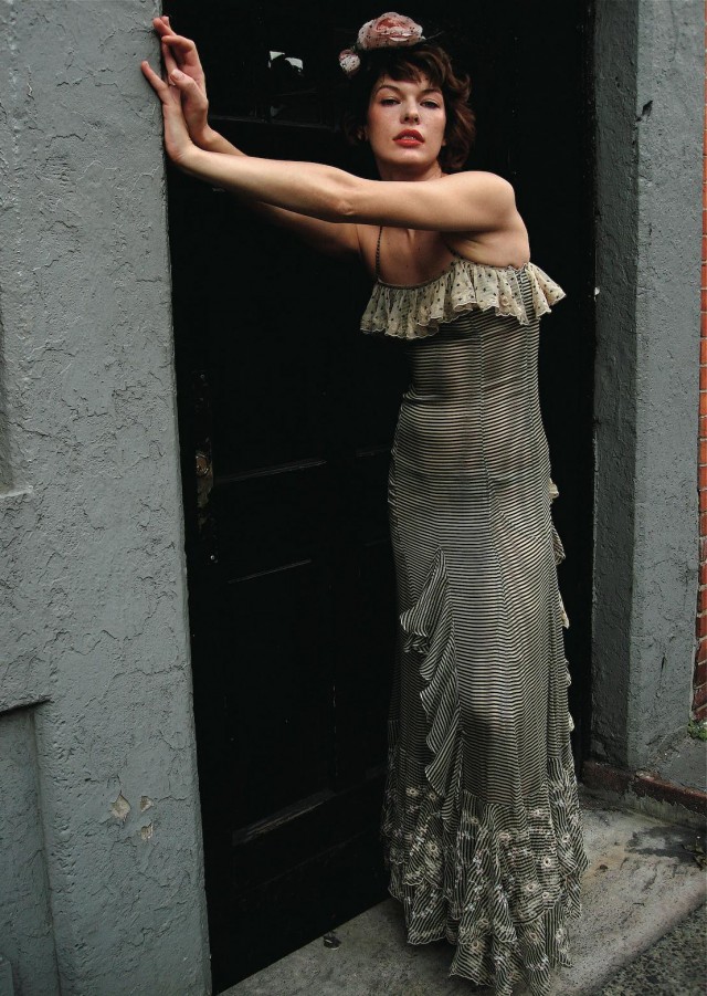 Milla Jovovich Fotoğrafı