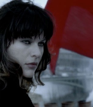 Milla Jovovich Fotoğrafı