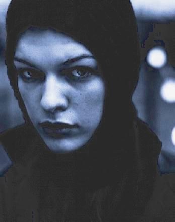 Milla Jovovich Fotoğrafı