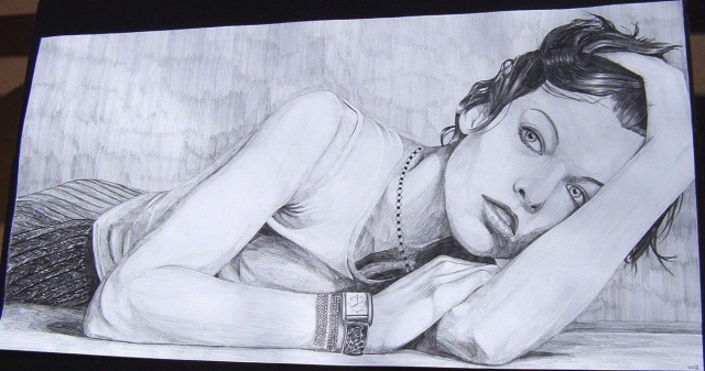 Milla Jovovich Fotoğrafı