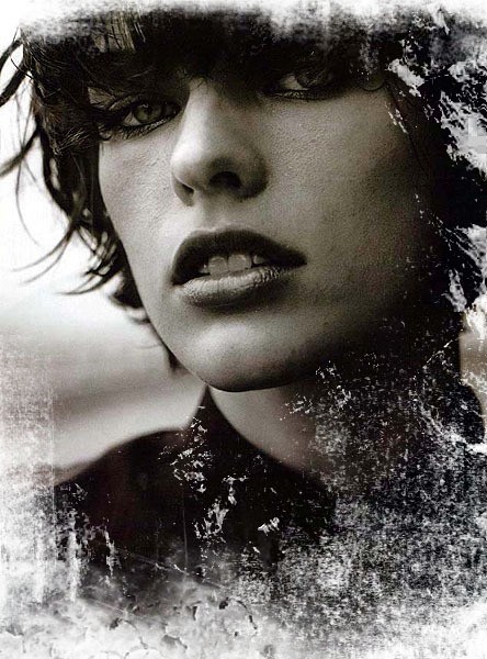 Milla Jovovich Fotoğrafı