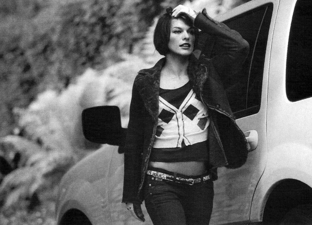 Milla Jovovich Fotoğrafı