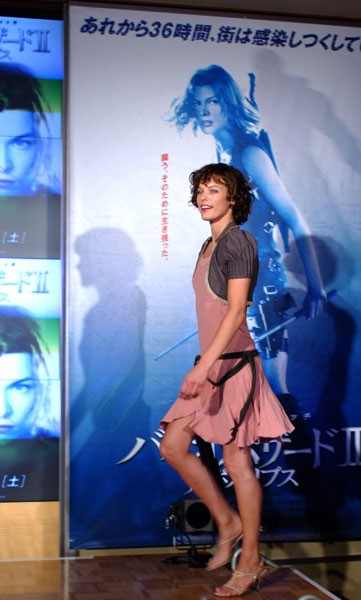 Milla Jovovich Fotoğrafı