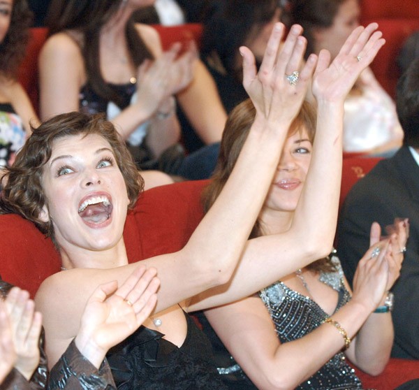 Milla Jovovich Fotoğrafı