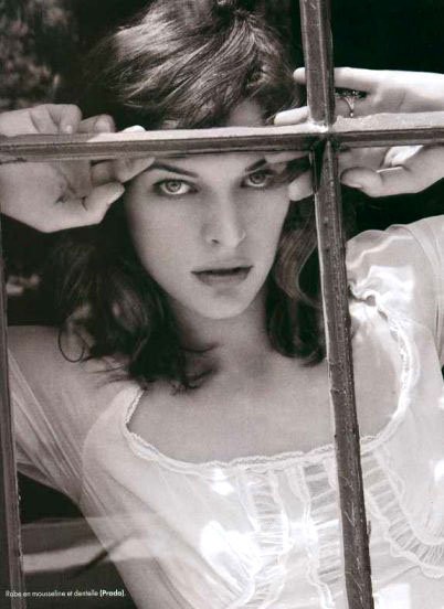 Milla Jovovich Fotoğrafı