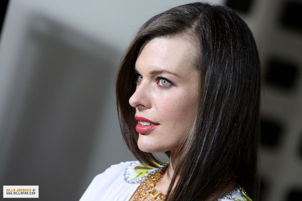 Milla Jovovich Fotoğrafı