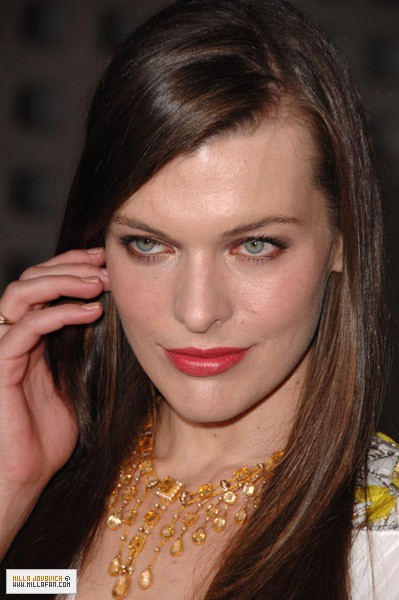 Milla Jovovich Fotoğrafı