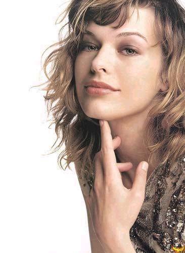 Milla Jovovich Fotoğrafı
