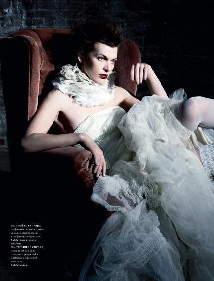 Milla Jovovich Fotoğrafı