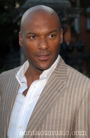 Colin Salmon Fotoğrafı