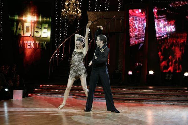 Azra Akın Fotoğrafı