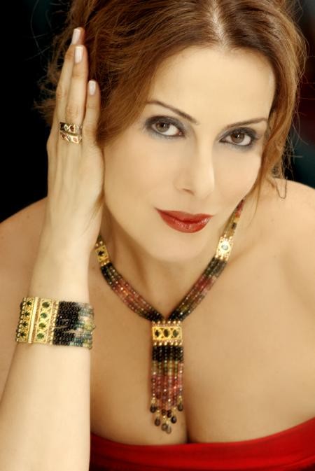 Zuhal Olcay Fotoğrafı