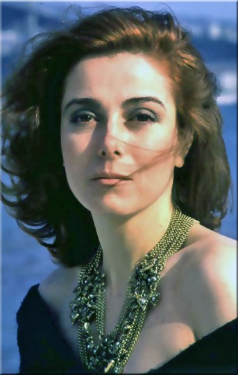 Zuhal Olcay fotoğrafı