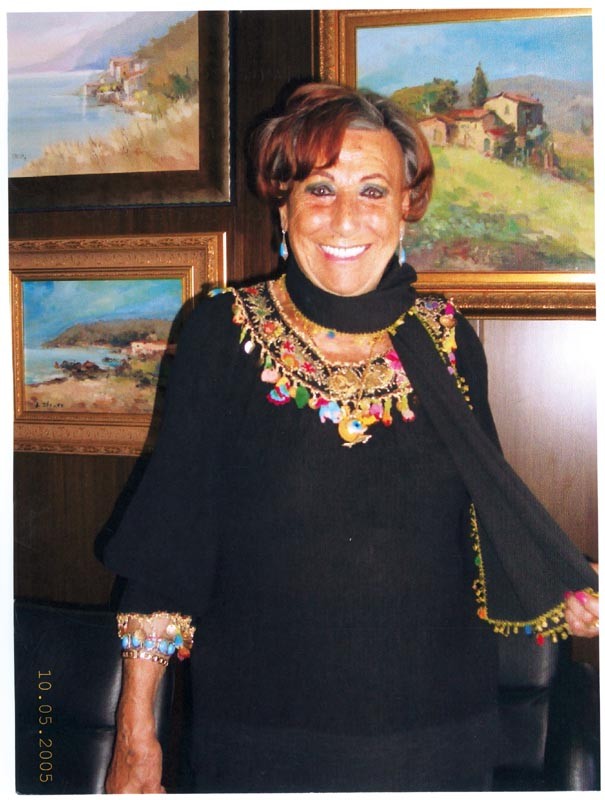 Müzeyyen Senar Fotoğrafı