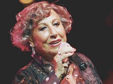 Müzeyyen Senar fotoğrafı