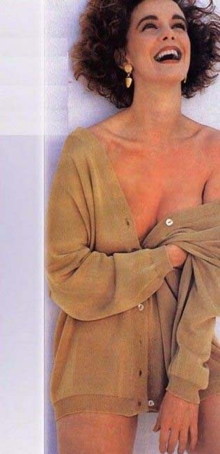 Elizabeth Perkins Fotoğrafı