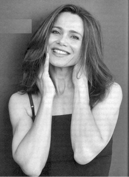 Lena Olin fotoğrafı