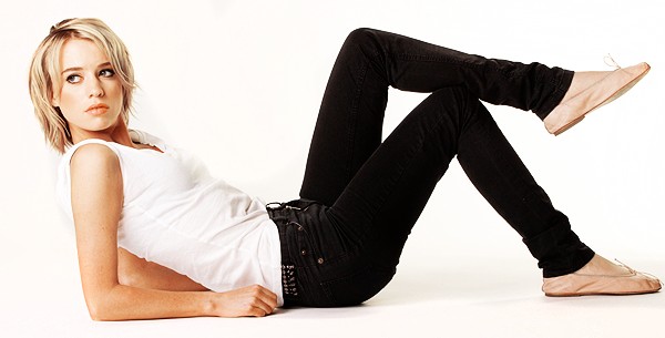 Alexz Johnson Fotoğrafı