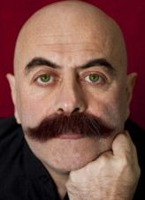 Ezel Akay fotoğrafı