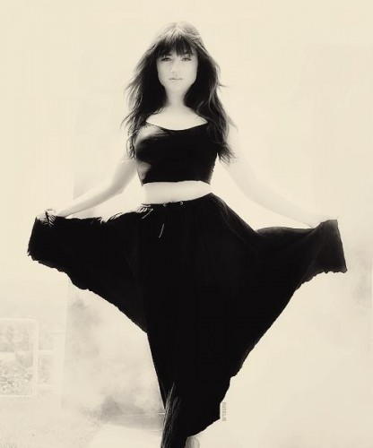 Crystal Reed Fotoğrafı