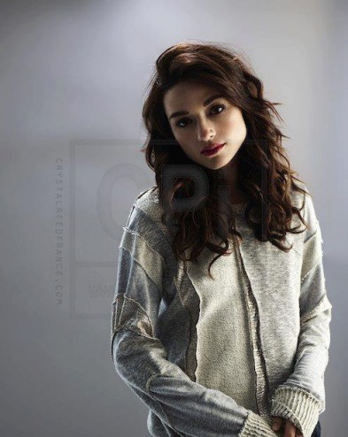 Crystal Reed Fotoğrafı