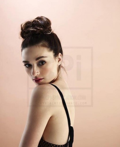Crystal Reed Fotoğrafı