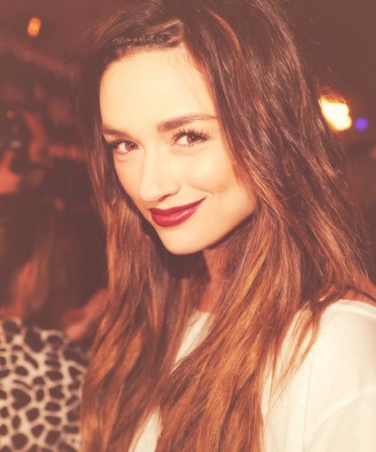 Crystal Reed Fotoğrafı