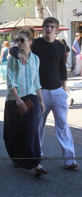 Crystal Reed Fotoğrafı