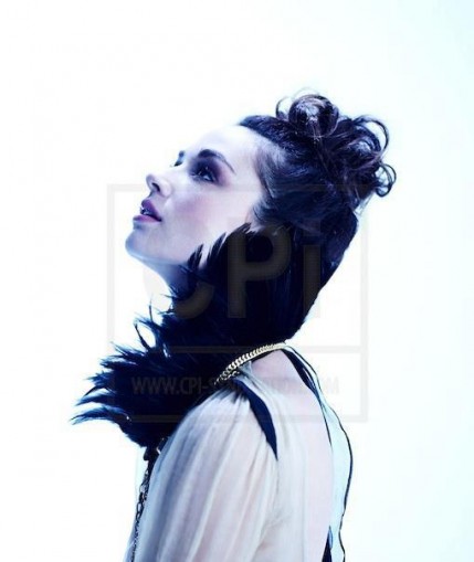 Crystal Reed Fotoğrafı