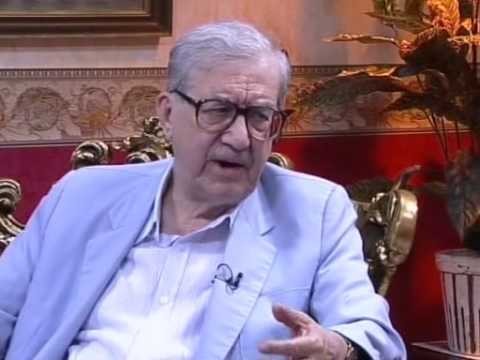 Turgut Özakman Fotoğrafı