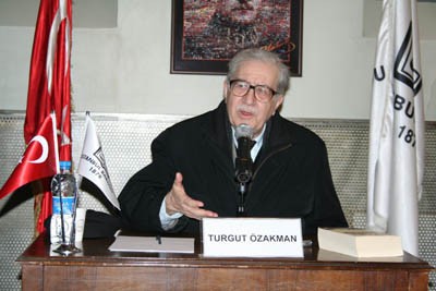 Turgut Özakman Fotoğrafı