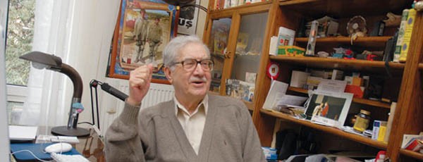 Turgut Özakman fotoğrafı