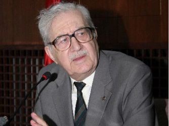 Turgut Özakman fotoğrafı