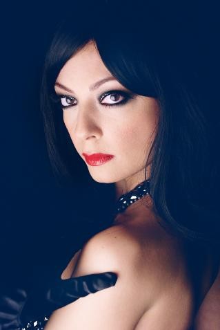 Özge Özder fotoğrafı