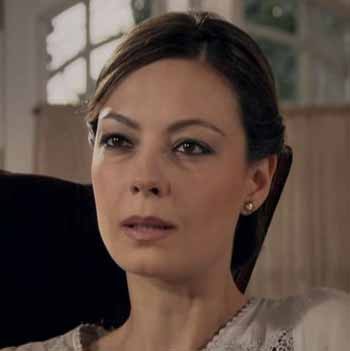 Özge Özder Fotoğrafı