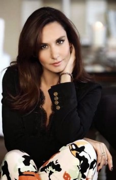 Ayşe Tolga fotoğrafı