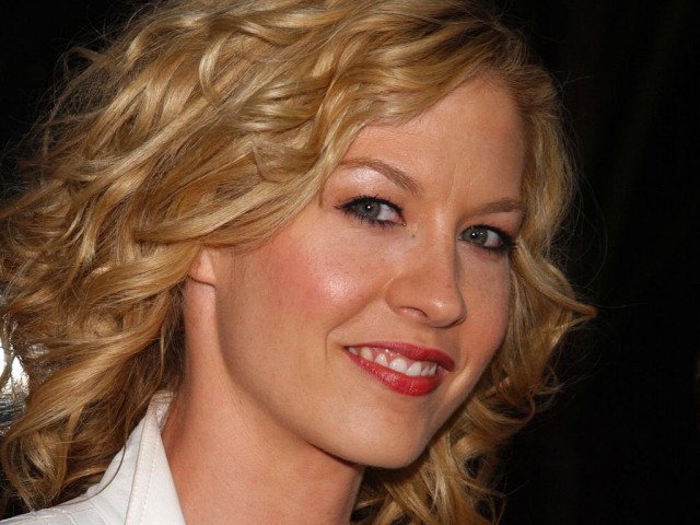 Jenna Elfman Fotoğrafı