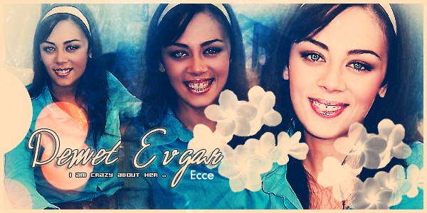 Demet Evgar Fotoğrafı