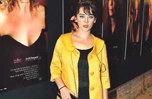 Demet Evgar Fotoğrafı