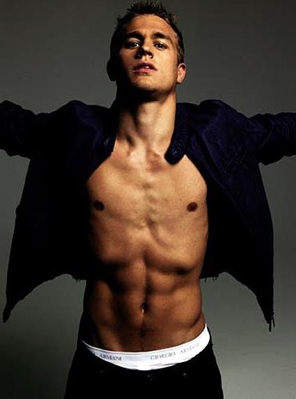 Charlie Hunnam Fotoğrafı