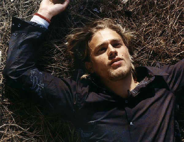 Charlie Hunnam Fotoğrafı