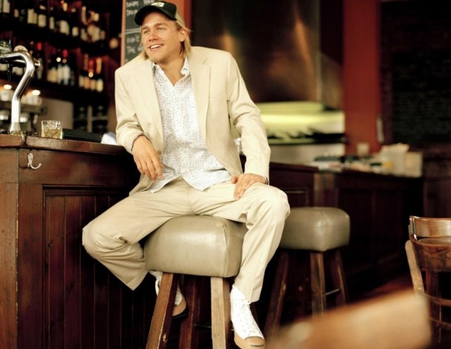 Charlie Hunnam Fotoğrafı