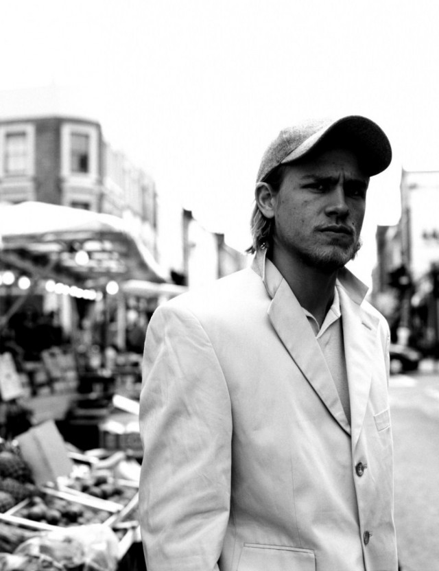 Charlie Hunnam Fotoğrafı