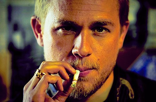 Charlie Hunnam Fotoğrafı