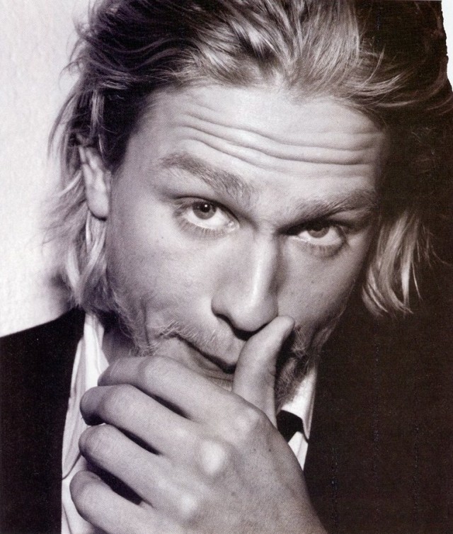 Charlie Hunnam Fotoğrafı