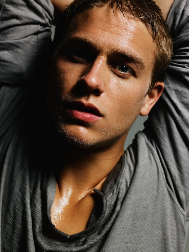 Charlie Hunnam Fotoğrafı