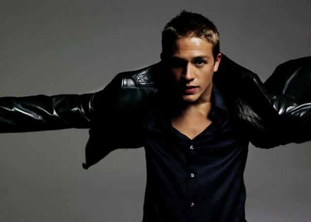 Charlie Hunnam Fotoğrafı