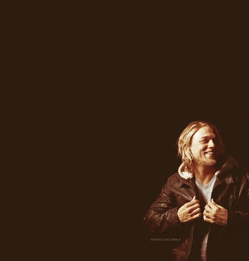 Charlie Hunnam Fotoğrafı