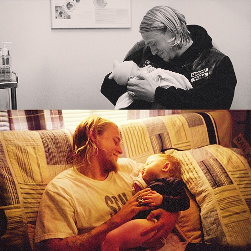 Charlie Hunnam Fotoğrafı