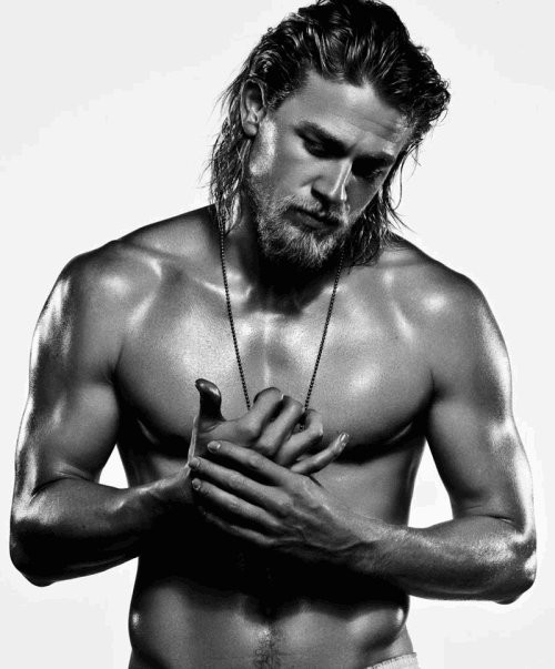 Charlie Hunnam Fotoğrafı